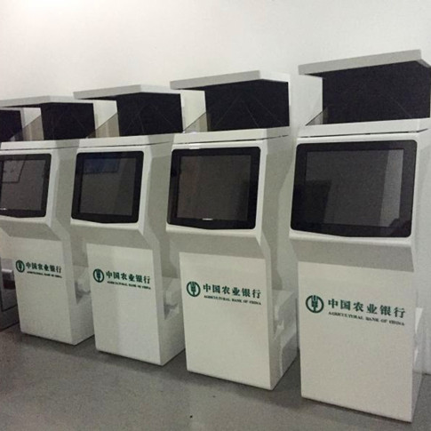 中国农业银行：19寸270度全息投影展示柜台+全息影像