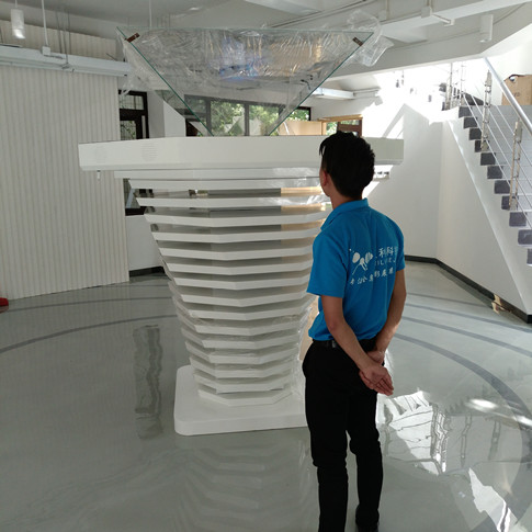 上海东华大学：直径1.8米螺旋式叠加款3D全息展示系统